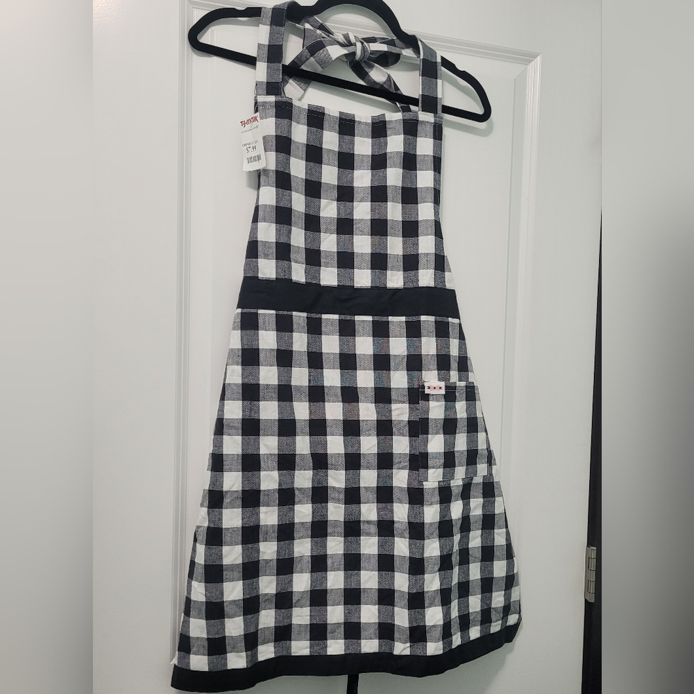 NWT Black and White Checkered Apron